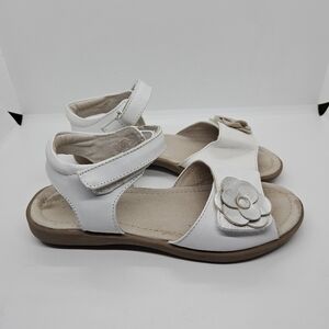 Kai white leather sandals with flower detail size 1.5